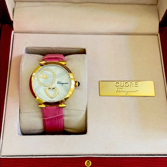 Women’s Salvator Ferragamo watch main image 9
